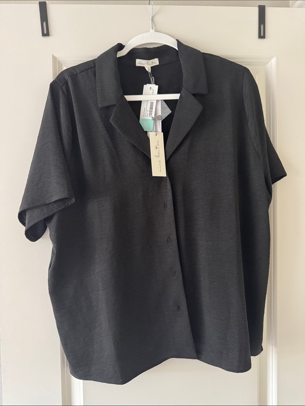 nine britton Black Short-Sleeve Casual Button-Down Shirt